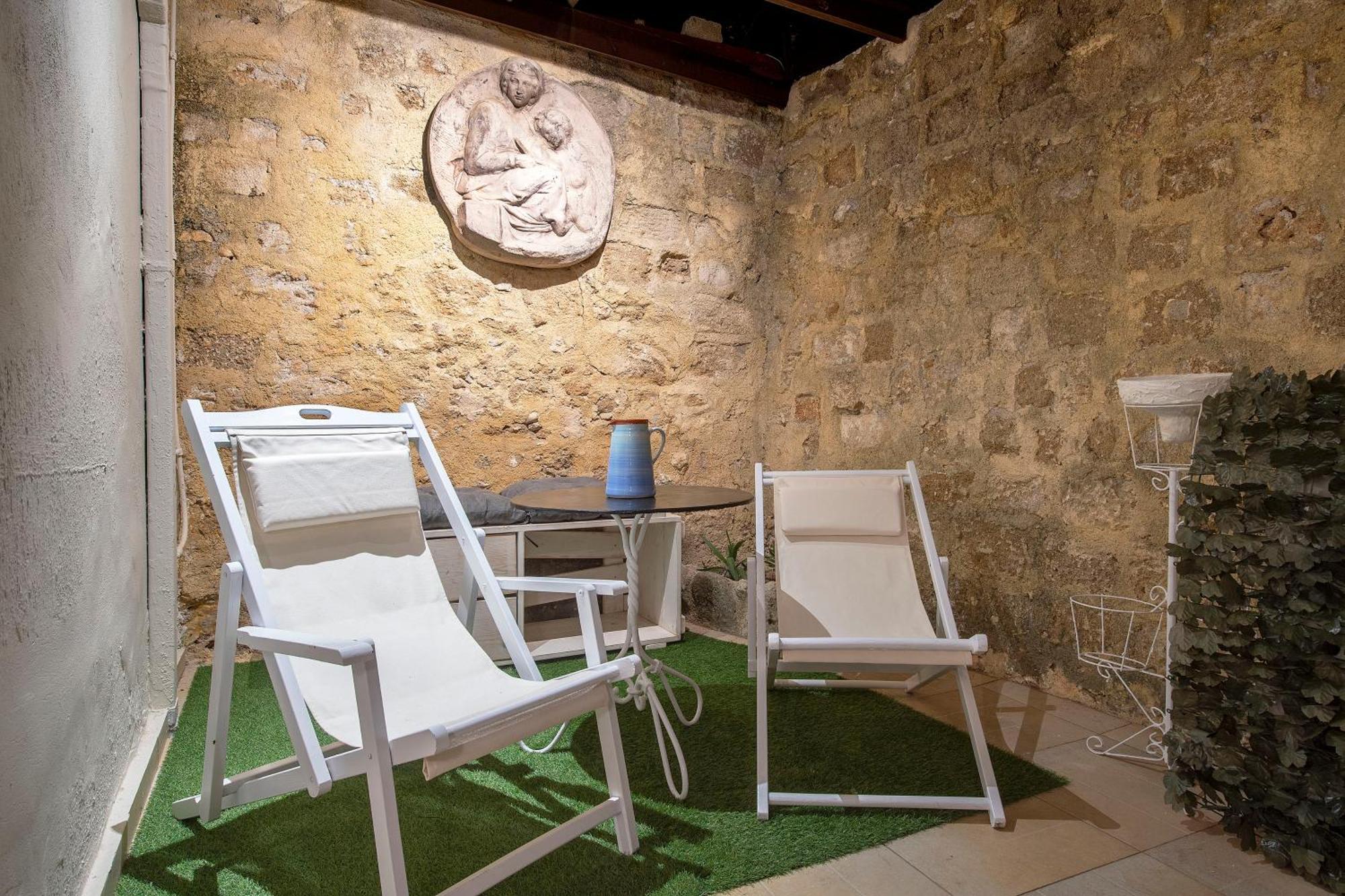 Old Town Corner Luxury Studios Rhodes City Exteriör bild